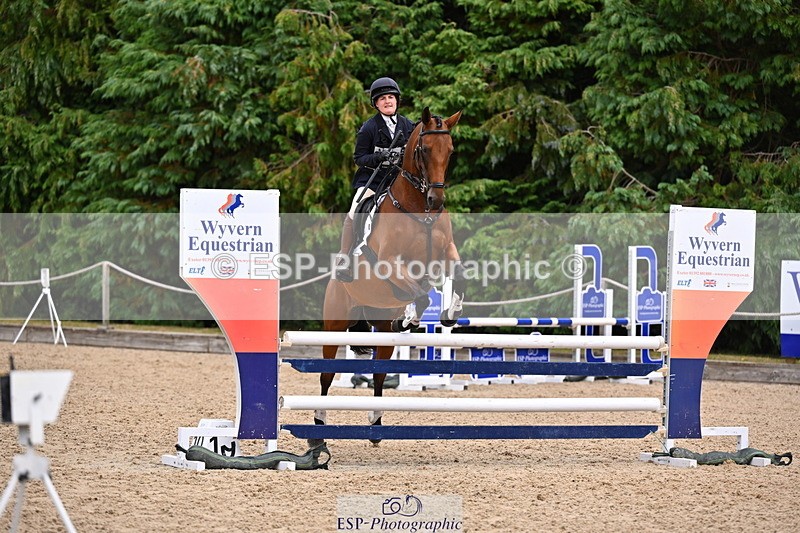 250802A-122445-02992 - B-086-Jordanne.Hobbs-FLASH.DIVA