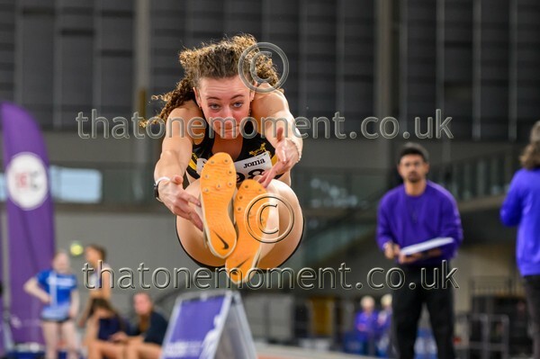 Age26SUN-917435 - Field Female