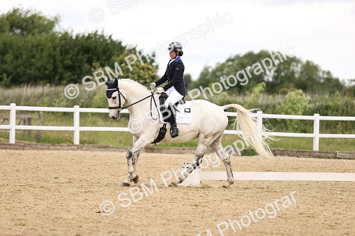 SBM_002069 - Class 2 - Novice 4 - 10.36-11.39