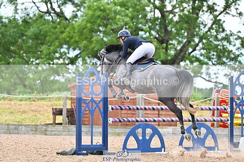 240608A-123703-02326 - Cls 4 Snr Newcomers and 1.10m Open