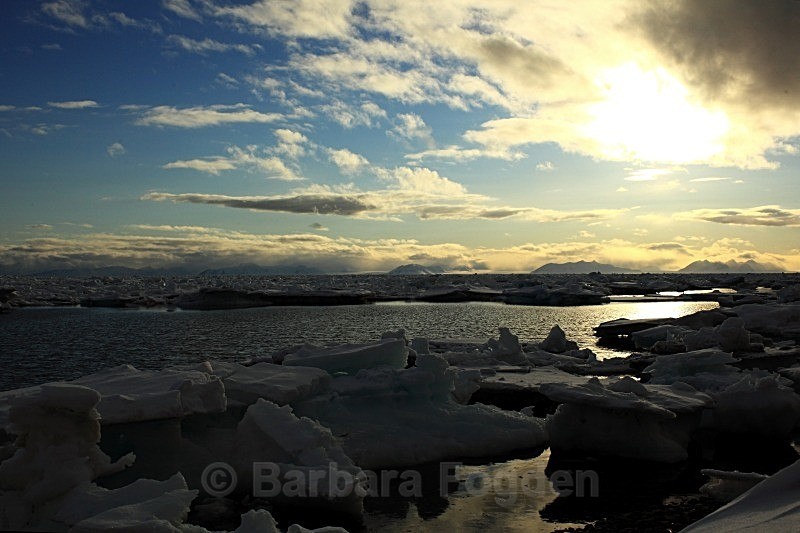 Adventfjorden 7095 - The daylight returns