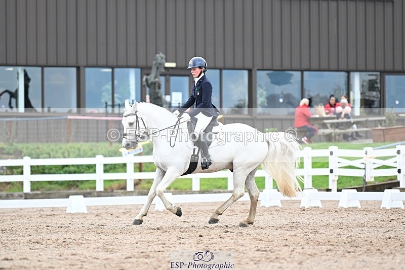 250907-124255-08417 - 067-Laura.PercyConobola.Cascade