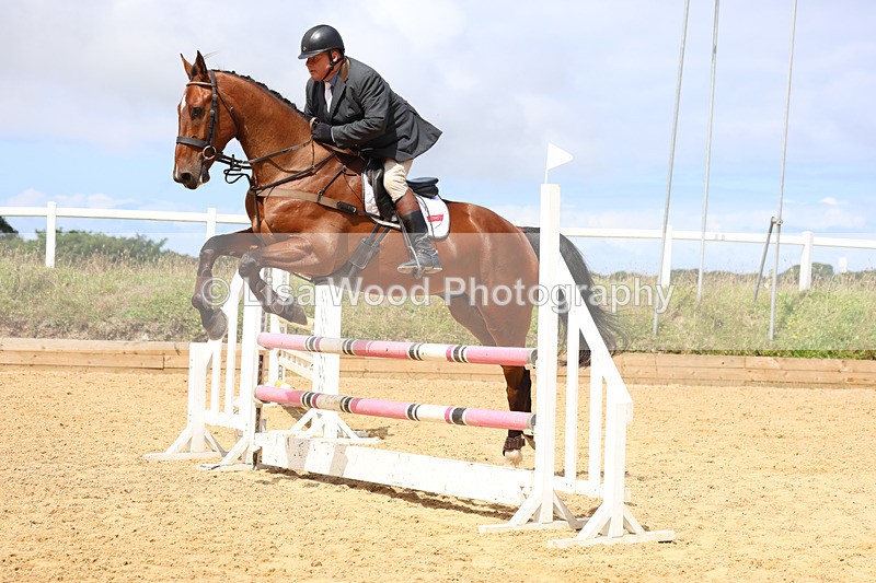 3E7A9879 - Class 9: Senior British Novice/90cm open