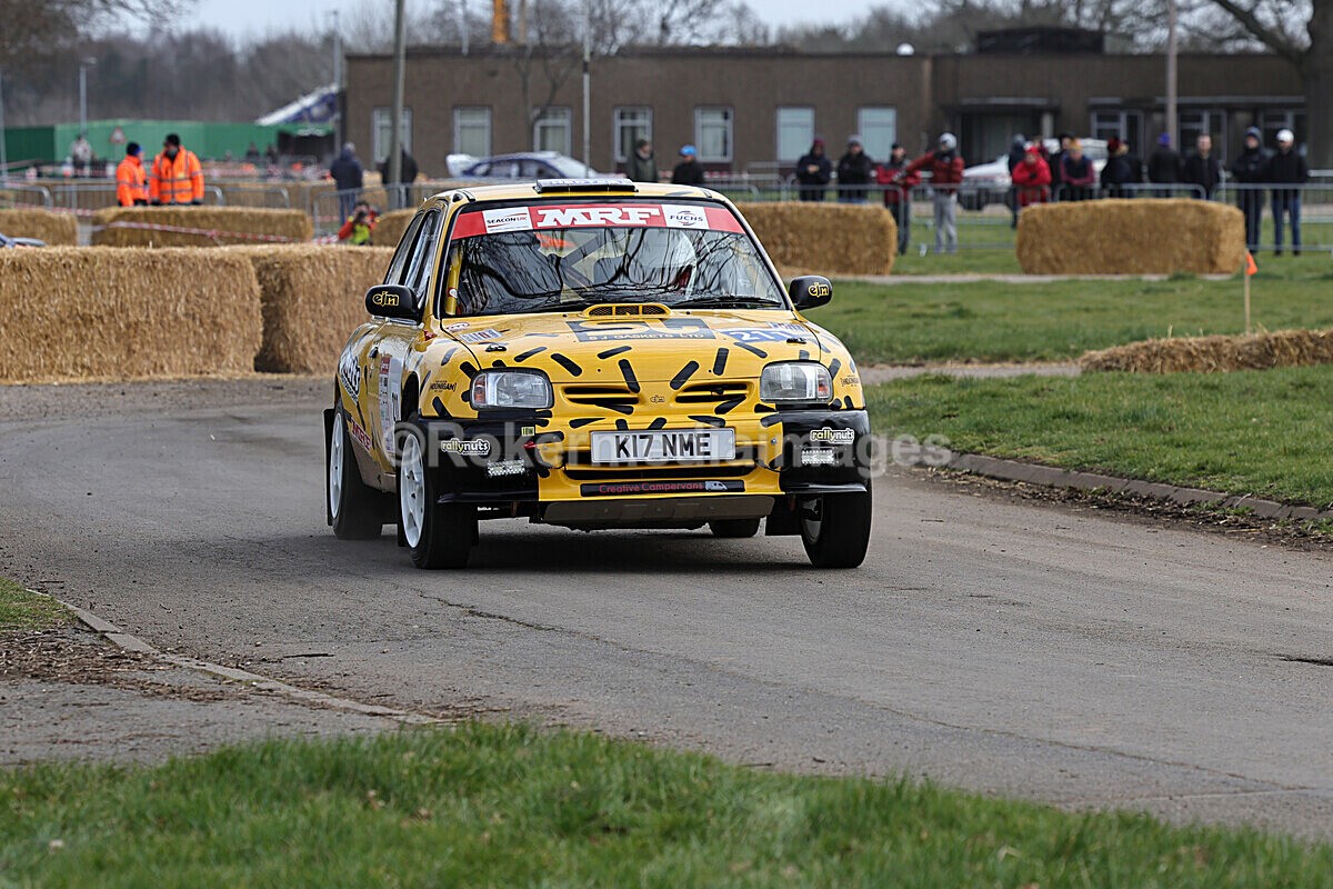 RETRO-121 - Race Retro