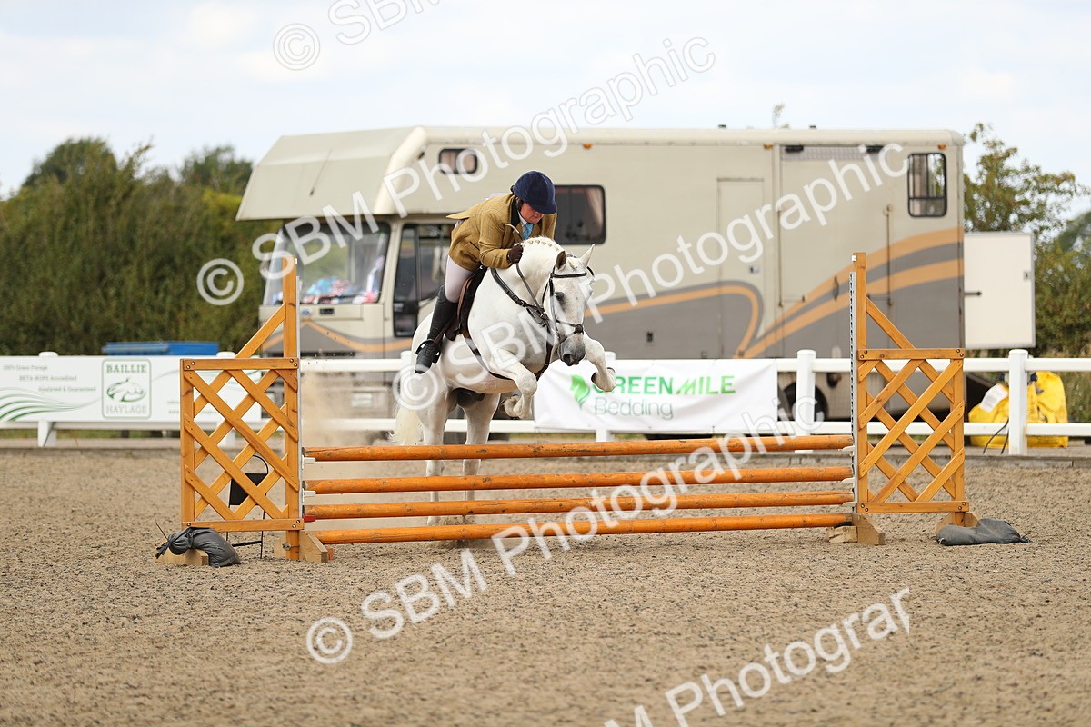 SBM_05564 - Class 48a Style & Performance 70cm (15-19)