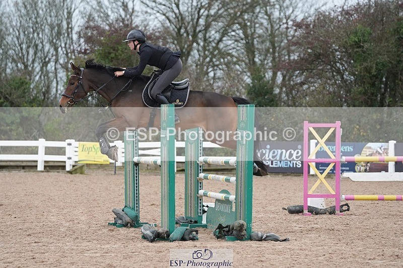 251109-115209-03661 - Cls 20 Newcomers and 1.10m Open