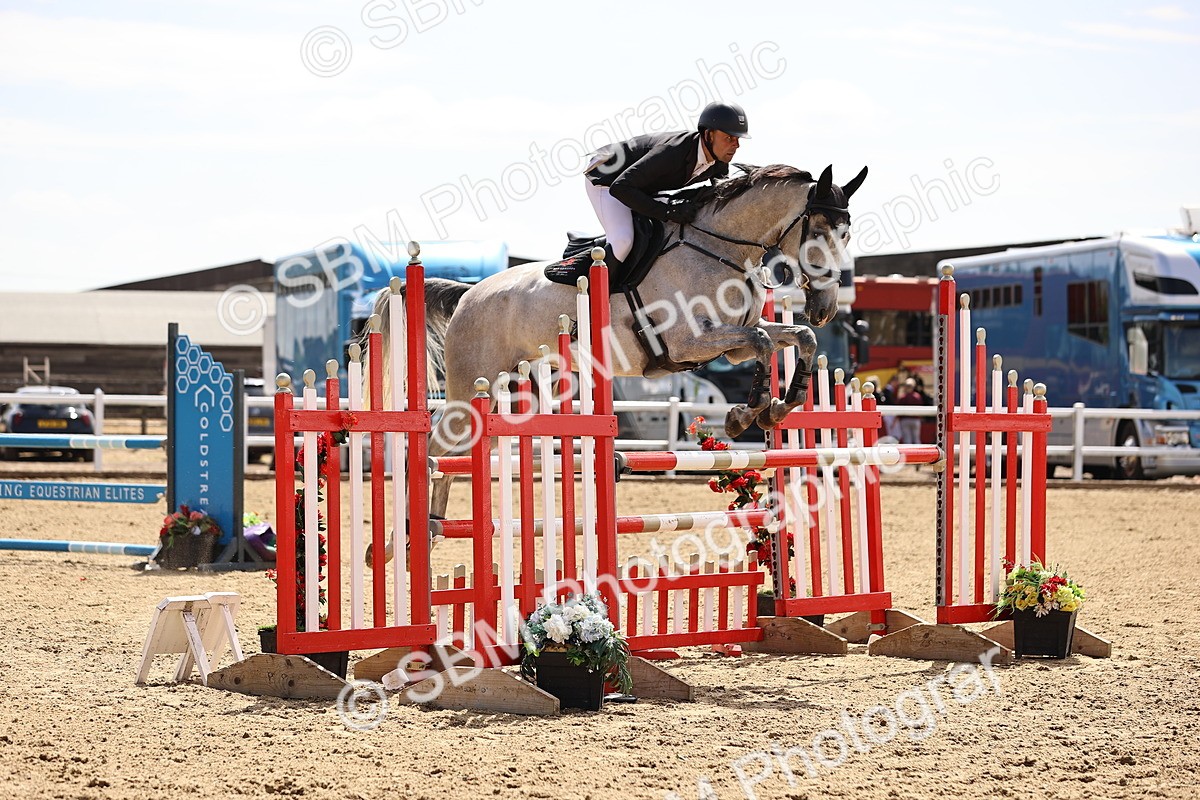 SBM_009884 - Class 8 - Senior Newcomers - 1.10  Open