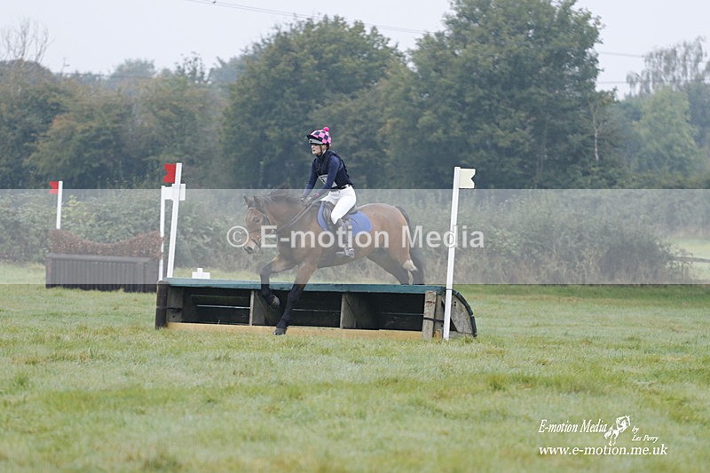 WWHT 171021 0330 - Novice Restricted (0.80m)  17/10/21