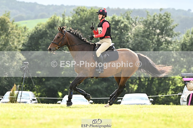 240825X-170945-37424 - 80cm XC 16.30 to 17.30