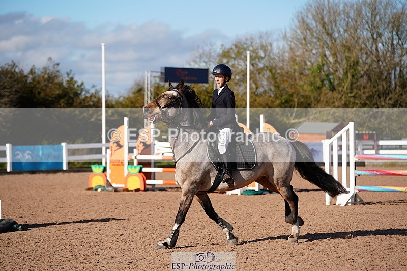 241027A-120602-02665 - SUN Cls 6 Pony Newcomers and 1m Open