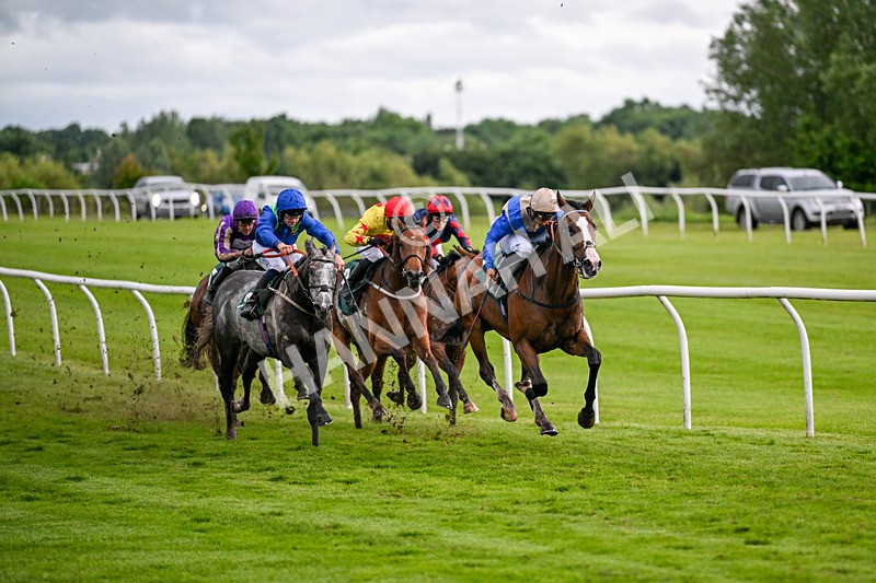 110626-Race 6-Uppercase-5401 - Race 6 20.59pm Racing Again 22nd June Handicap