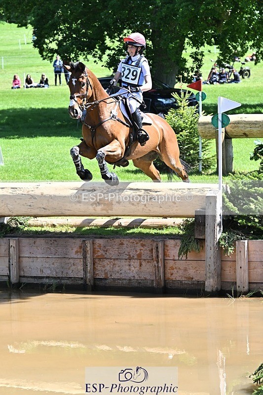 240525-111418-12259 - 329-GLOBAL_AMARETTO-Charlotte_Agnew