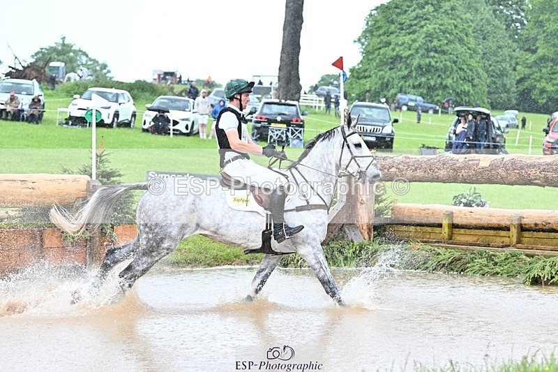 240526-124118-22128 - 404-DEERPAIRC_REVELRY-Max_Warburton