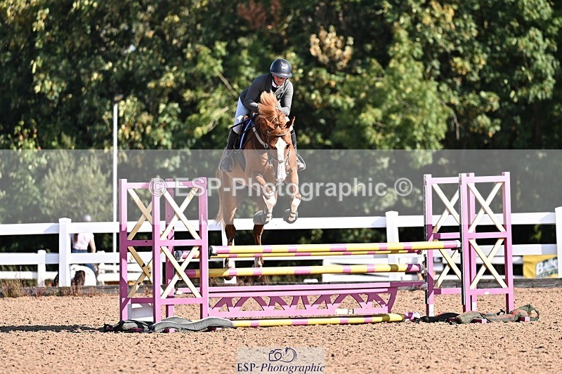 260812-093349-00052 - Cls 2 British Novice and 90cm