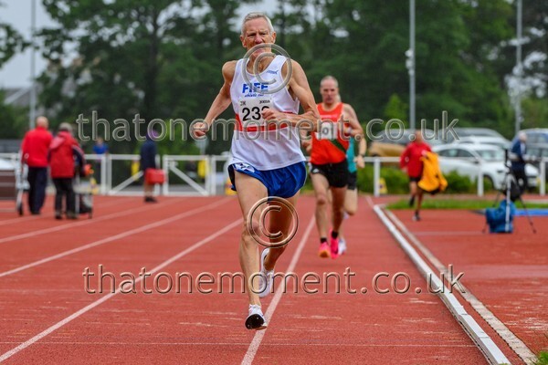 ComMast25-929818 - Track Male Set One