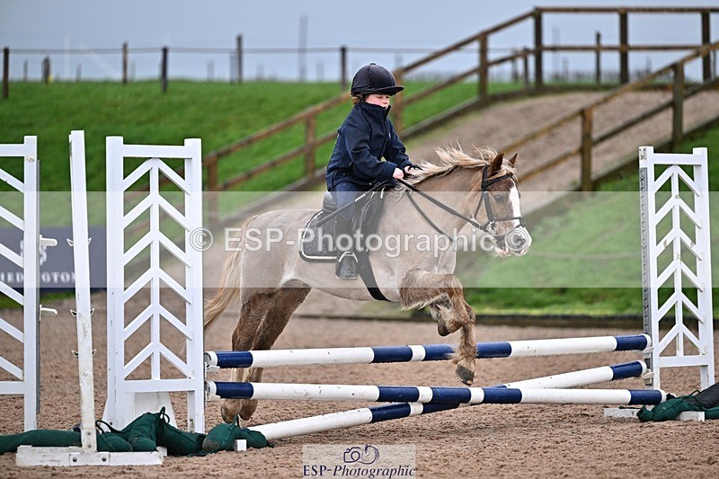 260208-130756-01281 - Cls 18 Clear Round 50cm