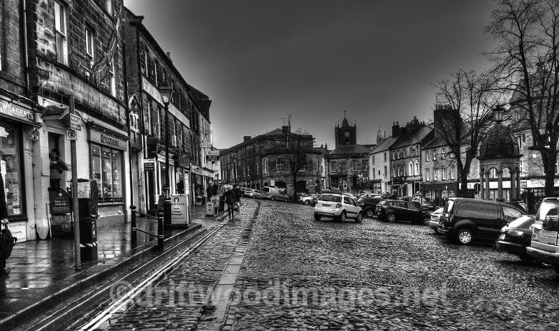 Alnwick bw HDR resized - High Dynamic Range pictures
