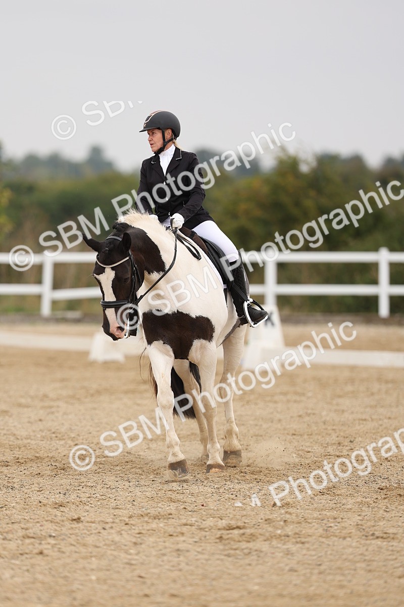 SBM_01576 - Class 9 - Novice 27 Champs
