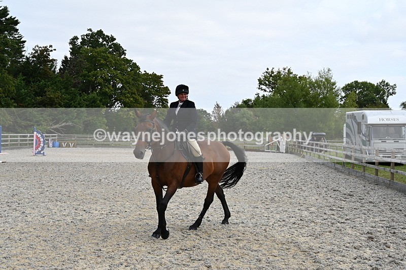 WJ6_3030 - Berks & Bucks - The Old farmhouse - Hound Exercise 20-08-25