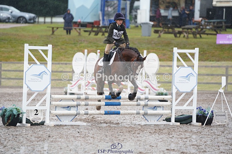 240824X-083524-20294 - 70cm Round 1 8.30 to 9.30