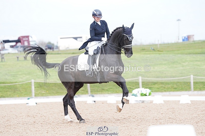 250403-143032-02945 - 027-Zoe.Sleigh-Zall.stensvang