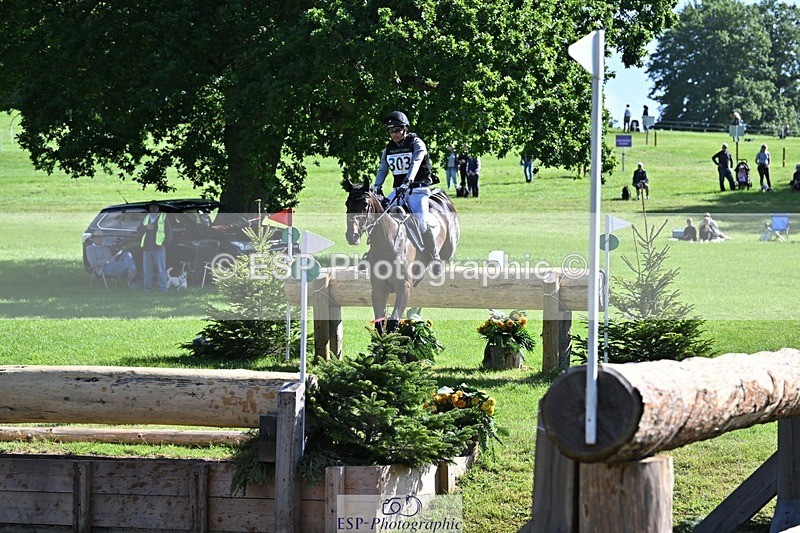 240525-093824-11706 - 303-KILLEENHOUSESTUD_OBOS_16-Tom_D_Crisp