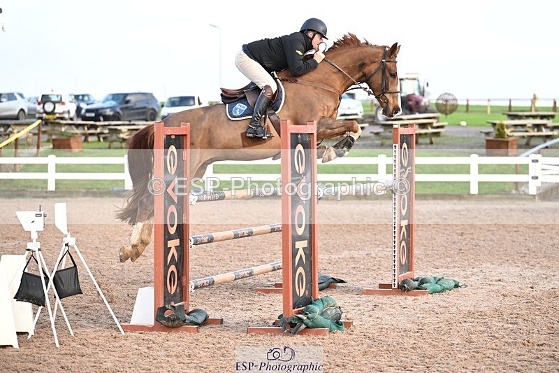 251206-141145-01256 - Cls 13 Snr Foxhunter and 1.20m