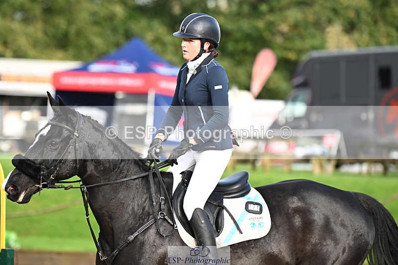 241025-100209-05275 - 128-Lottie.Turnell-TRICKLE