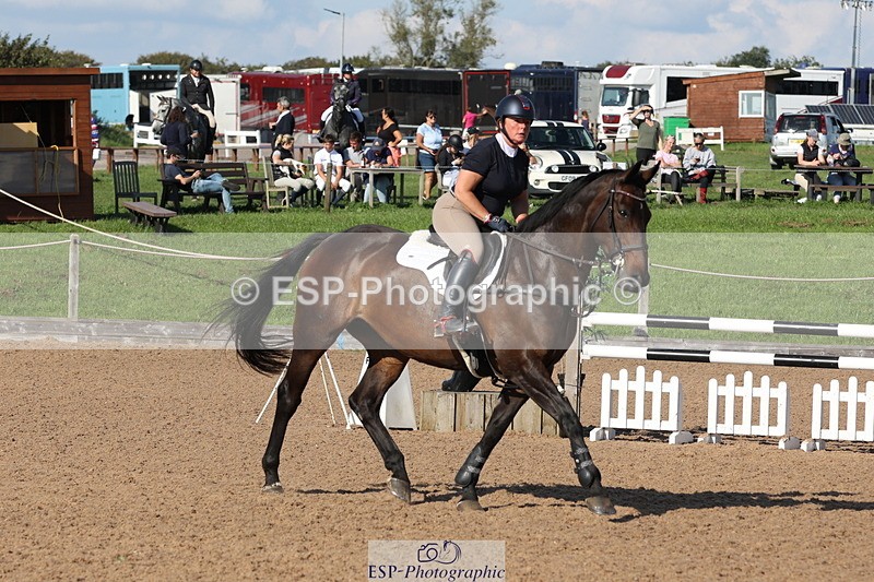 230915A-160642-03038 - Cls 6 Snr 1.05m Derby