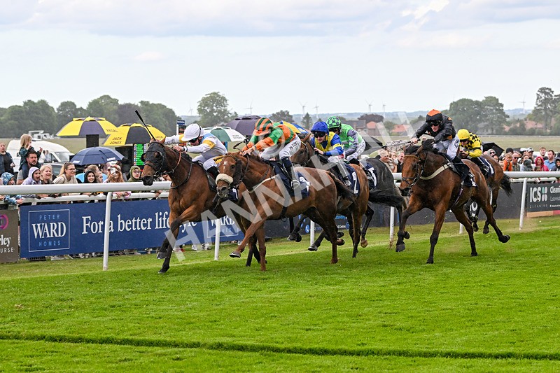 280525-Race 5-Hostelry-5609 - Race 5