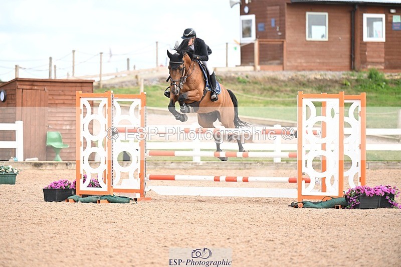 250723-160042-01293 - Cls 6 Foxhunter and 1.20m