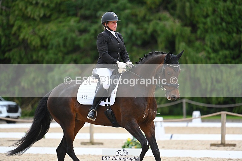 230813-175636-08784 - Cls 14 Medium Silver 16.45 to End