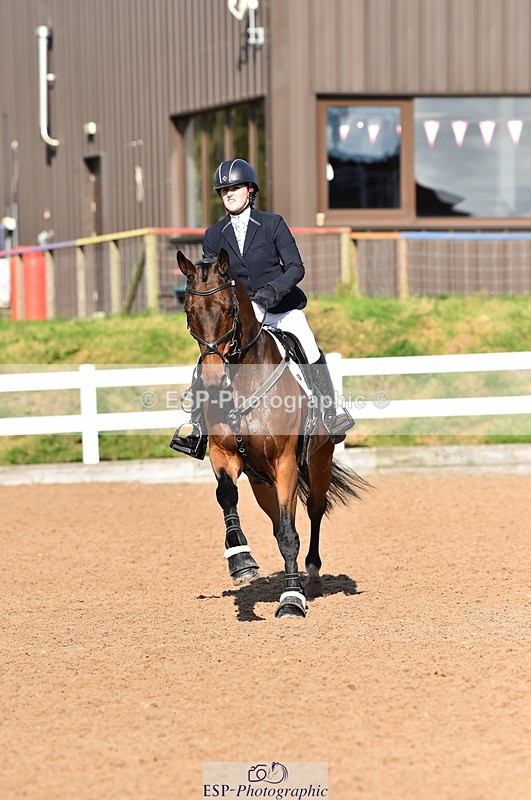 231014A-141048-05230 - Cls 15 1.05m Amateur Q 2nd R