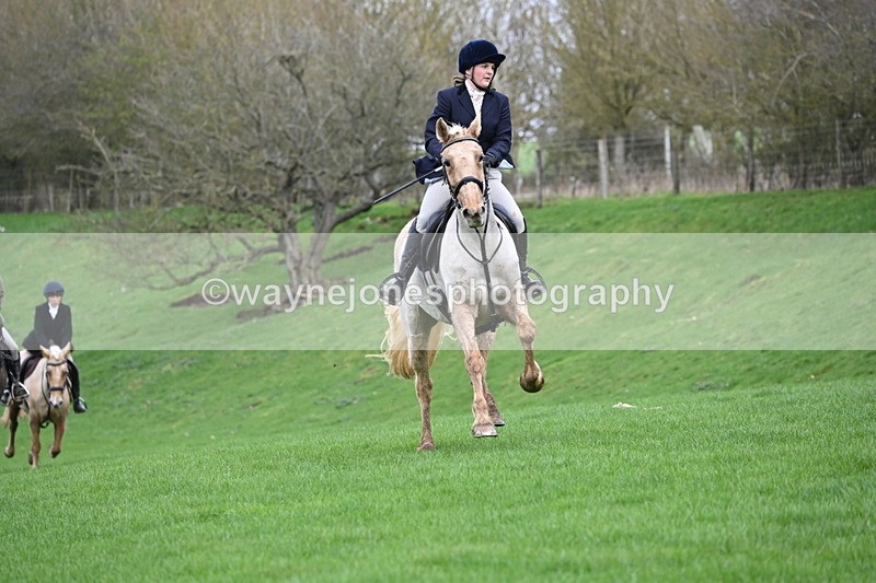 WJ6_9327 - Line Three