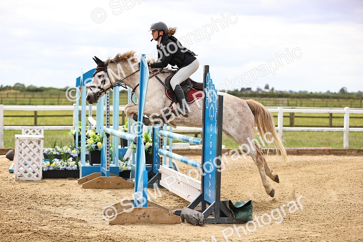 SBM_000330 - Class 4 - 1m showjumping