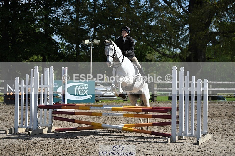 230512-102140-00507 - Cls 10 Snr 85cm Schooling