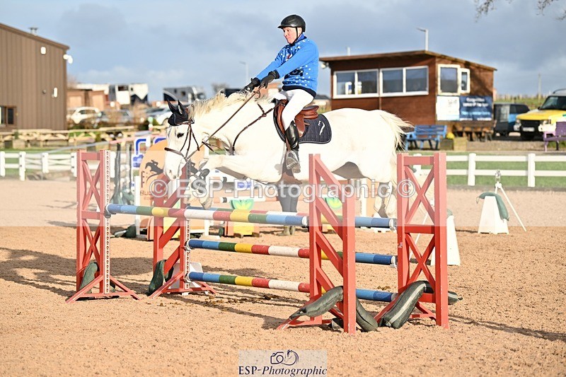 241208-133739-01817 - Cls 21 Newcomers and 1.10m Open