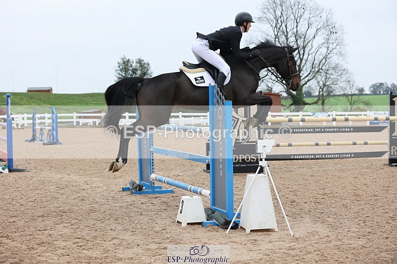 241101A-130445-01939 - FRI Cls 6 Foxhunter and 1.20m Open