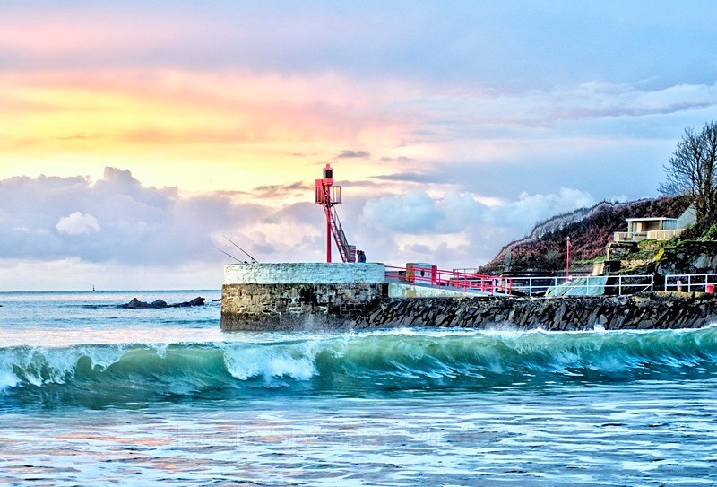 LO115 - The eaves roll in by Banjo Pier at Looe - Greeting Cards - Looe