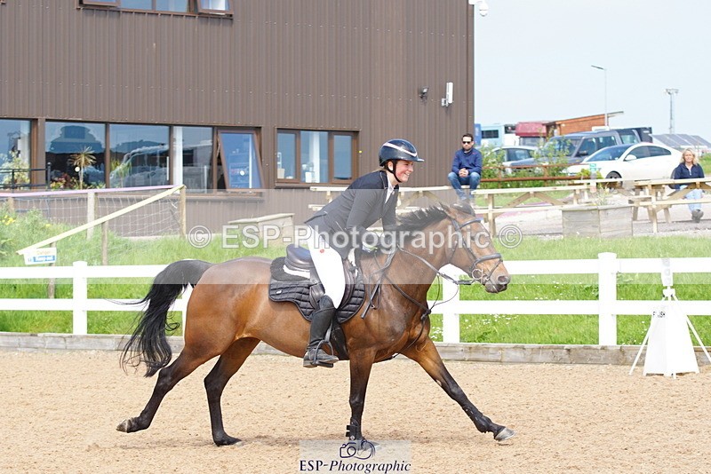 230513A-150106-01610 - Cls 7 Pony Foxhunter & Open