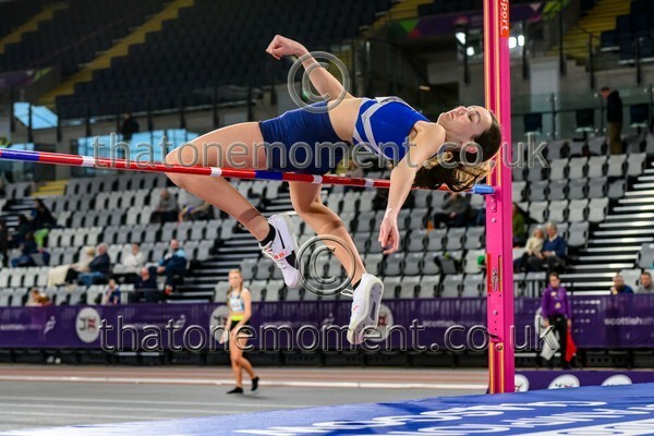 AgeInd25SAT-910369 - Field Female