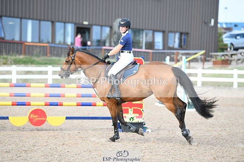 250725-170929-04106 - Cls 10 1.05m Amateur Quali