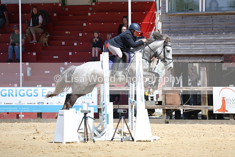 3E7A9538 - Class 8: Senior 80cm