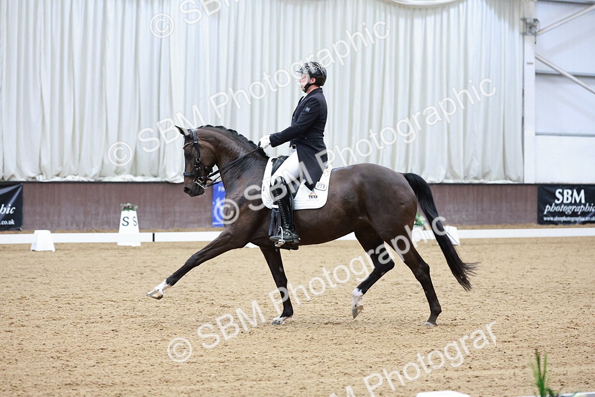 SBM_016676 - Class 5 - FEI INT II - 17.24-18.20
