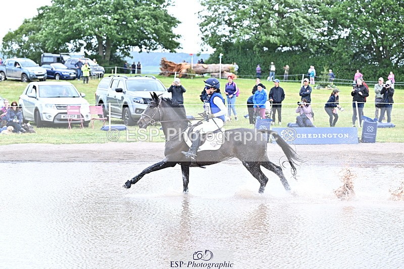 250525A-121808-15980 - D-409-Kirsty.Chabert-HERALDIKS.GIRL.OPPOSITION