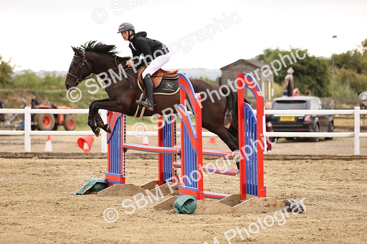 SBM_024395 - Class 8 - Clear Round