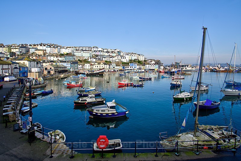 BX44 lChilly but bright morning - Greetings Cards Brixham Broadsands and Kingswear