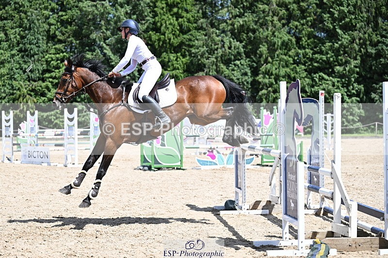 260705A-142706-20364 - Cls 52 Snr 1m 05 GP Jump Off