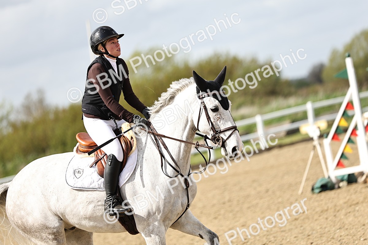 SBM_001204 - Class 4 - Senior Newcomers - 1.10m