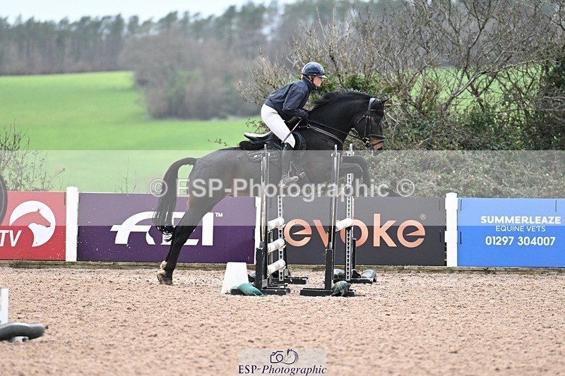 251205-101427-00178 - Cls 2 Snr British Novice and 90cm
